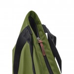 Bolsa térmica impermeable con compartimento dividido Black+Blum 16L color verde bosque novena vista