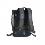 Mochila multiusos con tejido resistente al gua y solapa PC 16” color negro vista 18