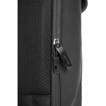 Mochila multiusos con tejido resistente al gua y solapa PC 16” color negro