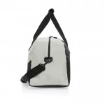 Bolsa de viaje de RPET con diseño espacioso y bolsillo frontal color blanco roto cuarta vista