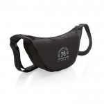 Bandolera ajustable de poliéster reciclado con gran compartimento color negro vista con logo
