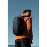 Mochila de RPET multiusos con funda interna 20L Bellroy color negro vista de ambiente