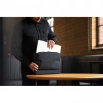 Funda de RPET impermeable con acolchado de espuma PC 16” Bellroy color negro