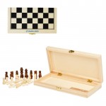 Juego de ajedrez presentado en estuche con piezas de madera vista principal
