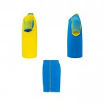 Conjunto deportivo de poliéster unisex con 2 camisetas 140 g/m2 Roly color amarillo vista lateral