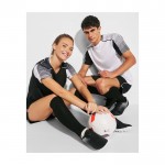 Conjunto deportivo de poliéster unisex con 2 camisetas 140 g/m2 Roly color rojo imagen de estilo de vida
