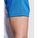 Camiseta deportiva unisex de manga corta de poliéster 140 g/m2 Roly color azul real imagen de estilo de vida 2