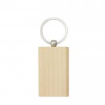 Llavero de madera con forma rectangular y anillo metálico vista principal