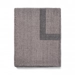 Manta elegante en poliéster reciclado con tacto suave y cálido 260 g/m2 color gris quinta vista