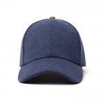 Gorra elegante de algodón reciclado con detalles de cuero sintético color azul marino tercera vista