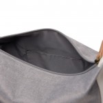 Neceser de poliéster reciclado con bolsillo interior con asa color gris cuarta vista