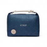Neceser de poliéster reciclado con bolsillo interior con asa color azul vista con logo