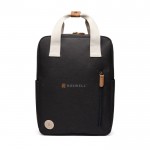 Mochila de viaje ecológica con compartimento lateral para botella color negro vista con logo