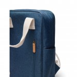 Mochila de viaje ecológica con compartimento lateral para botella color azul cuarta vista