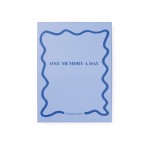 Diario de papel reciclado con marcador y funda hojas a rayas A5 color azul vista con caja