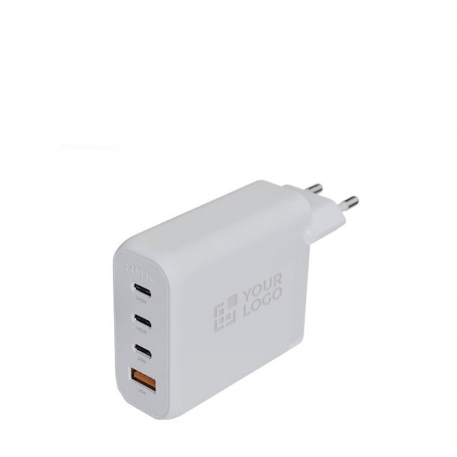 Enchufe cargador con 4 puertos y potencia máxima 140W