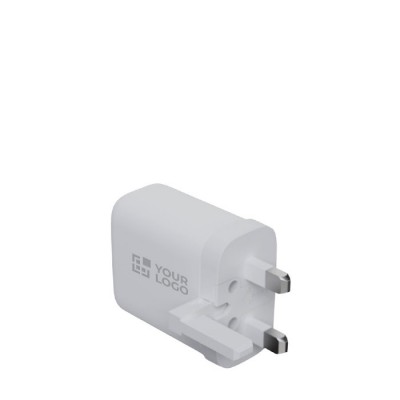 Cargador con enchufe británico hecho de plástico reciclado 67W