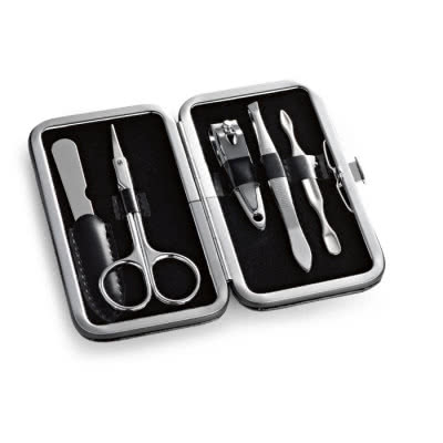 Set exclusivo de manicura en negro color negro con logo