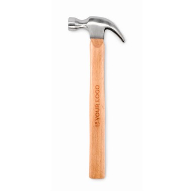 Clásico martillo de carpintero de madera y cabeza de acero