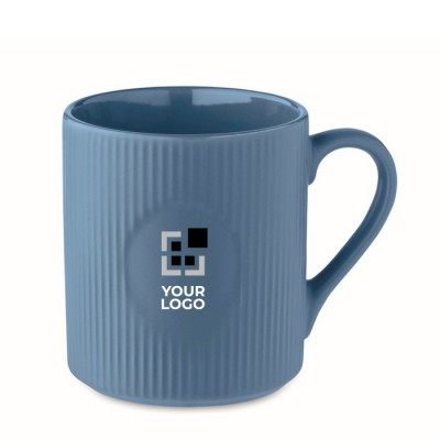 Taza de cerámica de color mate con un acabado en relieve 340ml