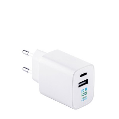 Adaptador de corriente de plástico reciclado con dos puertos USB