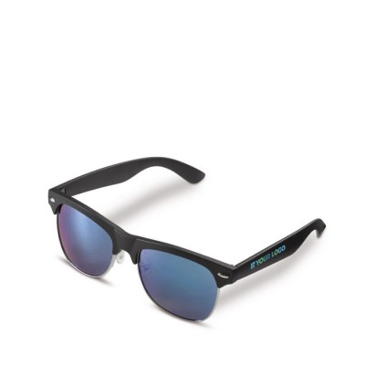 Gafas de sol de color negro con marcos negros protección UV400