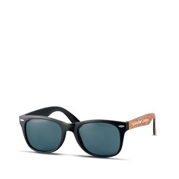 Gafas de sol promocionales con UV400 y patillas de corcho como merchandising para campañas de verano