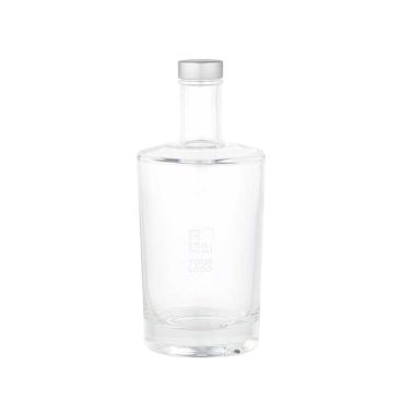 Botella cilíndrica de vidrio con tapa plateada antigoteo 540ml