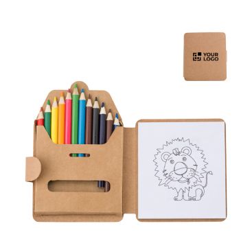 Set de colorear de cartón con lápices de colores y dibujos infantiles