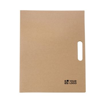 Carpeta de cartón con asa, bolígrafo con tinta azul y hojas a rayas