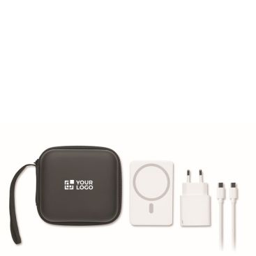 Set de viaje con powerbank magnético 5.000mAh y cargador USB-C
