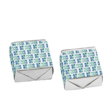 Chocolates de leche en forma de cubo con variedad de rellenos