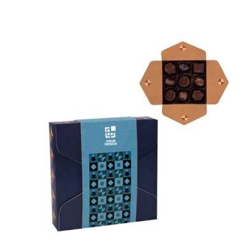 Caja de 9 chocolates con leche con relleno café o ciruelas