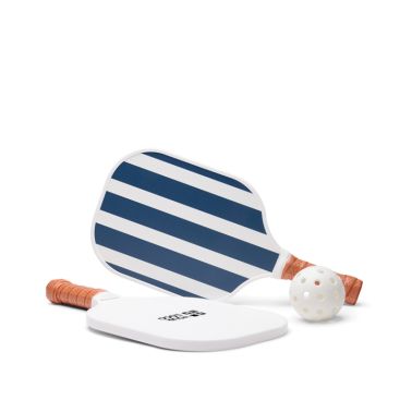 Juego de pickleball con raquetas de madera y pelota para jugar