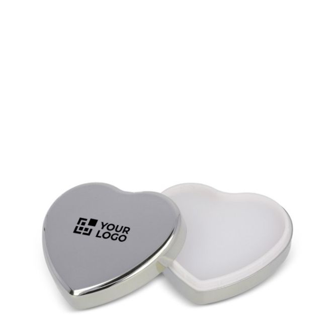 Bálsamo labial en estuche metálico en forma de corazón