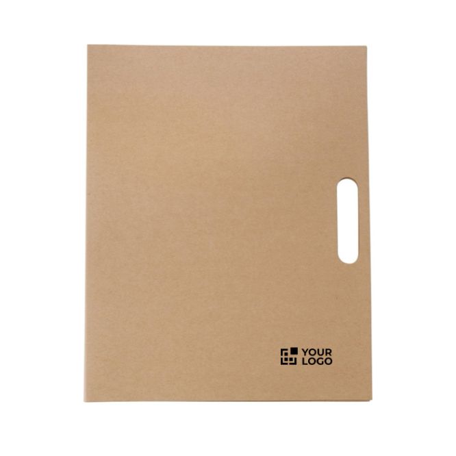 Carpeta de cartón con asa, bolígrafo con tinta azul y hojas a rayas