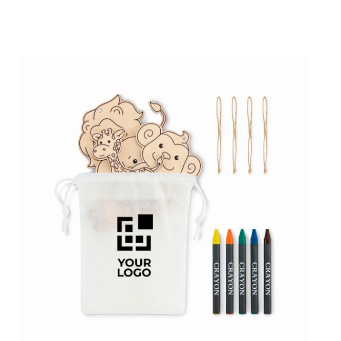 Set de pintura infantil con colgadores de madera y lápices