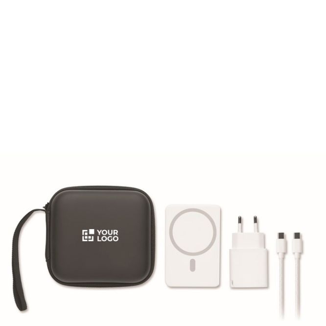 Set de viaje con powerbank magnético 5.000mAh y cargador USB-C