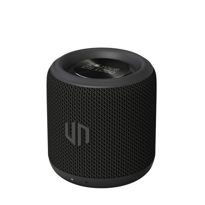 Altavoz con materiales reciclados y micrófono incorporado