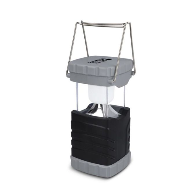 Linterna de plástico reciclado con asa de transporte metálica