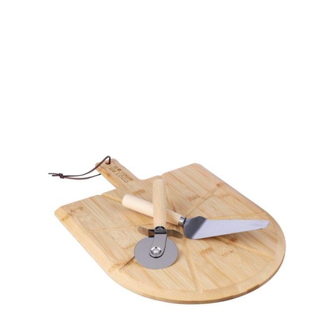 Tabla de pizza de bambú con guías de corte y un cortador y espátula