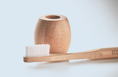 Cepillo de bambú